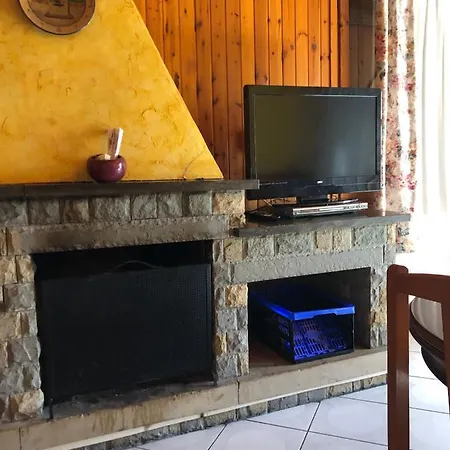 Agradable Casa Con Chimenea Interior Dağ evi *