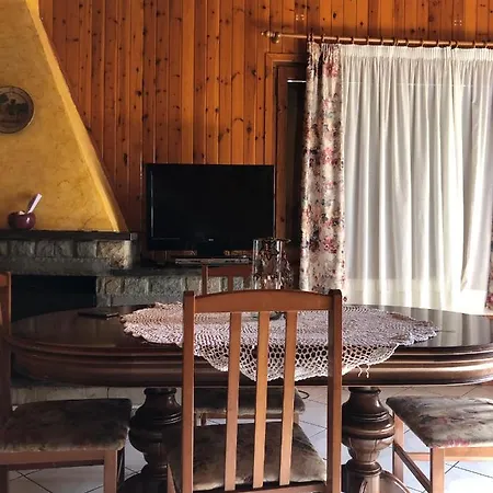 Agradable Casa Con Chimenea Interior Camprodon